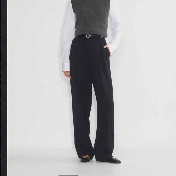 Aritzia The Effortless Pant - Picture 3 of 5